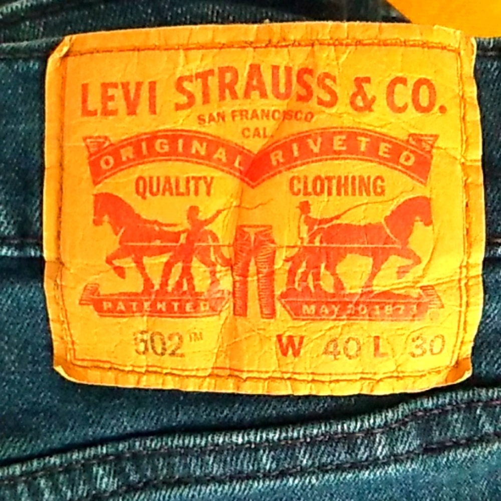 EUC Levi 502 JEANS All SEASONS TECH  40 X 30    $127